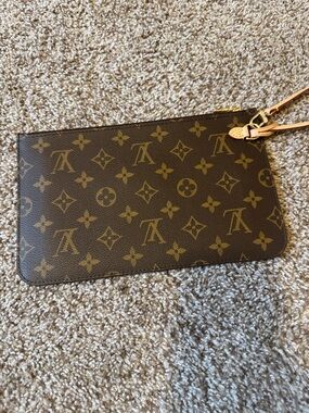 AUTHENTIC LOUIS VUITTON WRISTLET